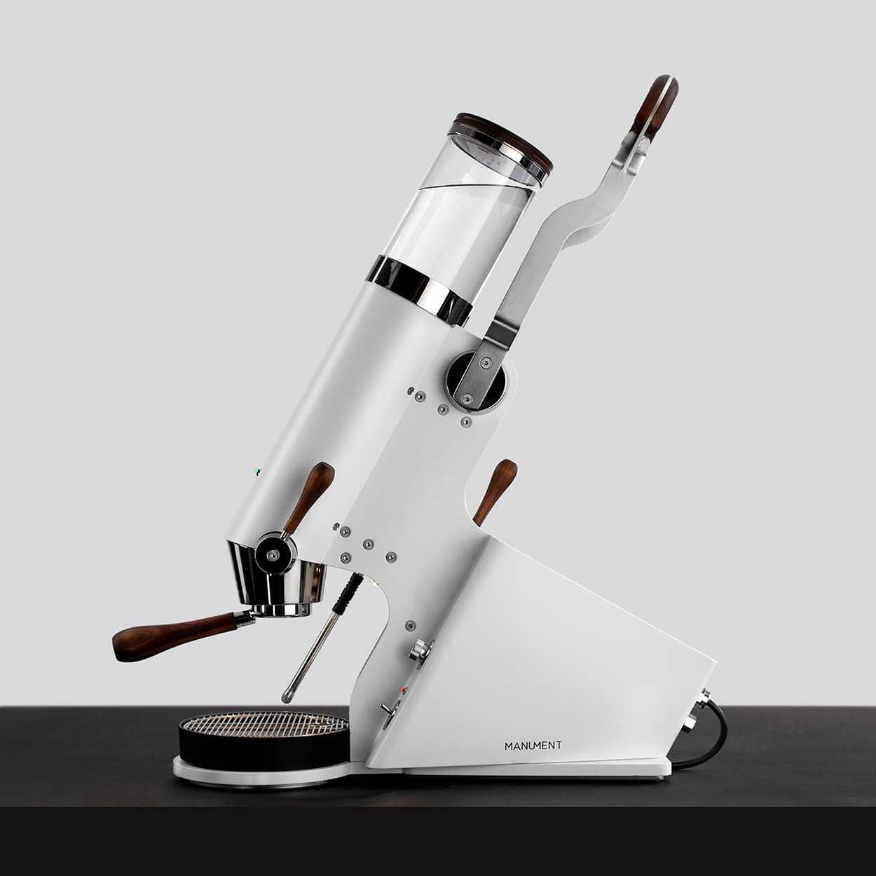 Manument Manument Leva Maschine